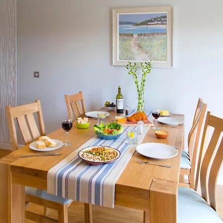 Sandpipers Luxury Hot Tub With 2 Ensuites A Private Sauna & Bbq Terrace St Columb Major