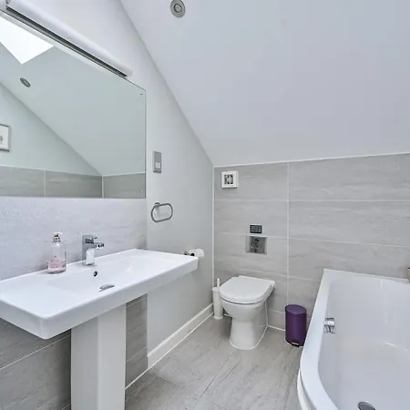 Sandpipers Luxury Hot Tub With 2 Ensuites A Private Sauna & Bbq Terrace